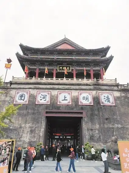 十几万横店群演集体调薪，短剧剧组在减少，4年“横漂”加500个群找戏拍
